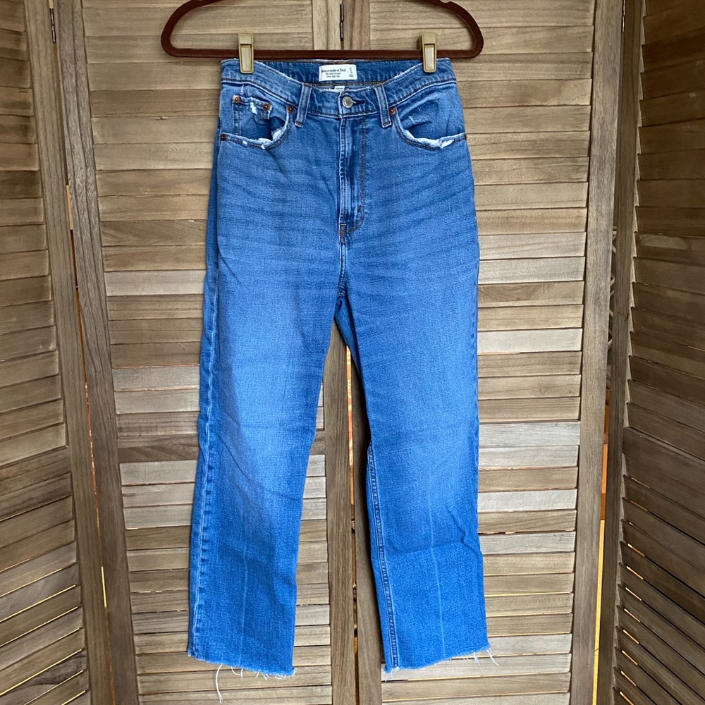 Abercrombie & Fitch Curve Love The Ankle Straight High Rise Jeans Size 27R / 4R